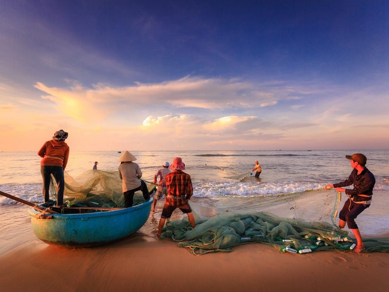 fishermen-2983615_1280